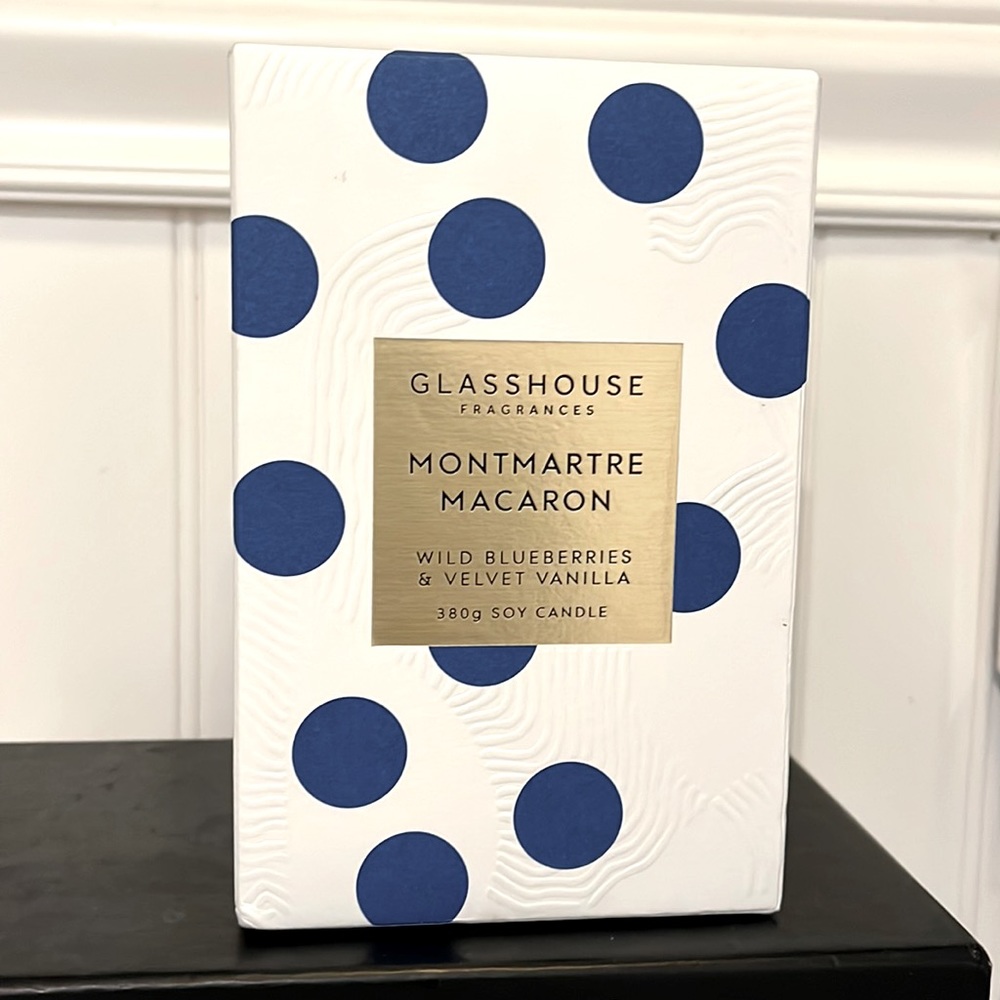GLASSHOUSE Soy Candle “ MONTMARTRE MACARON “ Berry Scented 13.4 oz BNWB